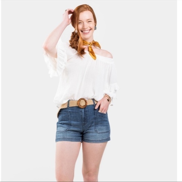 • Francesca’s • Mi Ami Ashtin Off The Shoulder Tiered Blouse - Picture 4 of 12